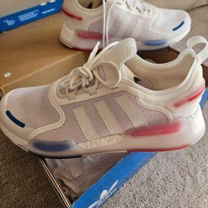 BNWB Men's Adidas NMD_V3 Size 11 US Shoe